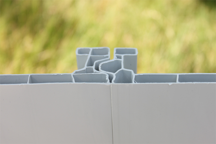 سياج الفينيل PVC باللون الأبيض أو حسب الطلب Vinyl PVC Fence with White or Customized Color