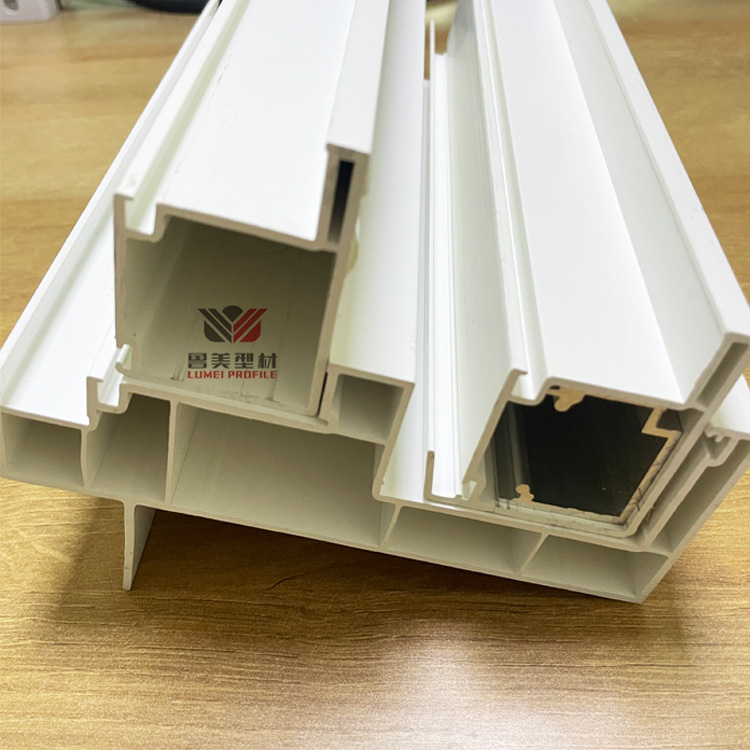 Perfil de puerta de patio Vinly de extrusiones de PVC PVC Extrusions Vinly Patio Door Profile