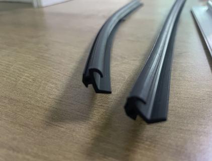 الملامح البلاستيكية