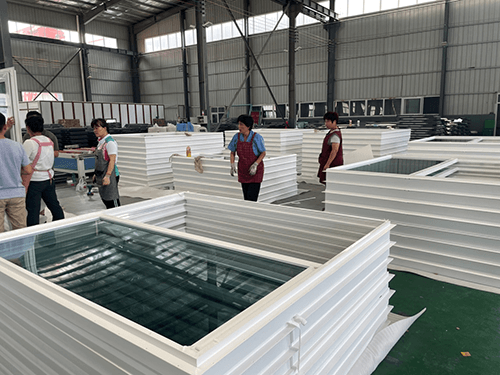 Perfil de ventana de uPVC blanco proyectivo abatible de 60 mm Perfil de ventana de uPVC blanco proyectivo abatible de 60 mm