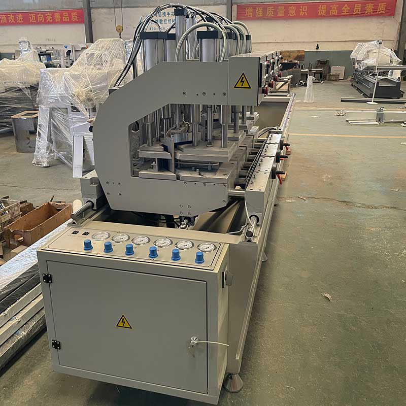 Vierpunkt-Schweißmaschine CNC Four Point Welding Machine CNC