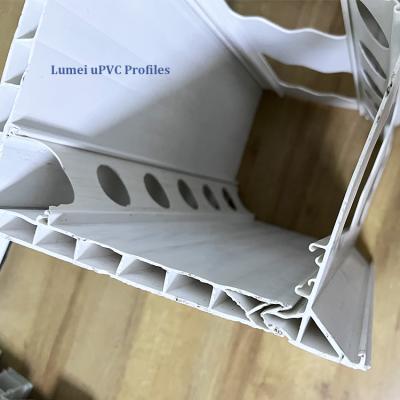 الملامح البلاستيكية القوالب