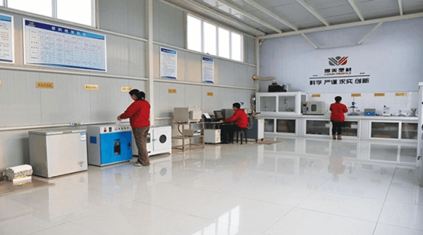 Perfil de ventana de uPVC blanco proyectivo abatible de 60 mm Perfil de ventana de uPVC blanco proyectivo abatible de 60 mm